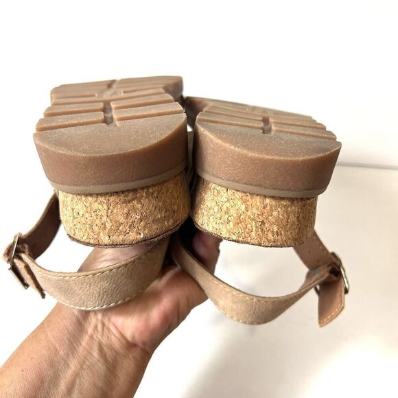 Sofft Eurosoft Faux Leather Cross Straps Womens 10 M Sandals Sling Back Open Toe - Picture 8 of 11